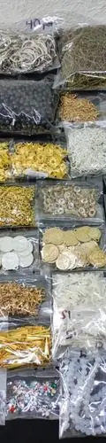 Lote Insumos De Bisuteria Cadena Dijes Ganchos Argollas 8kg — Coleccionables vintage (foto 5)