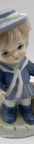 Figura De Porcelana Niño Con Conejito Vintage 80's 15cm Azul Con Blanco — Coleccionables vintage, años 80s