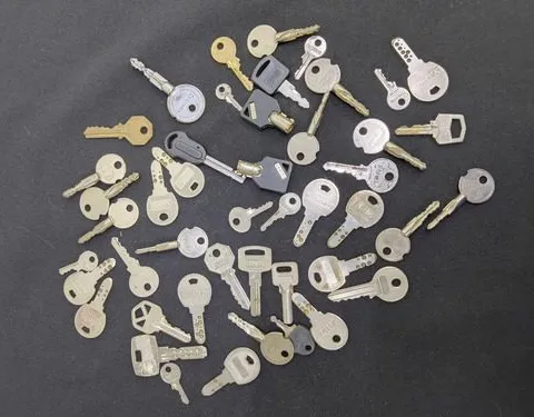 Lote 45 Llaves De Metal Usadas