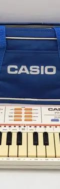 Mini Teclado Casio Pt-82 Keyboard Made In Japan De Colección Blanco