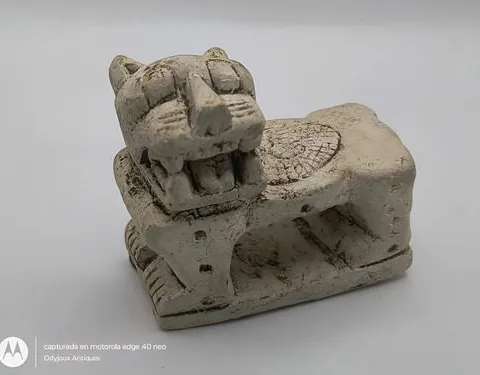 Escultura Jaguar Maya De Cerámica/yeso Hechura Tipo Piedra Beige