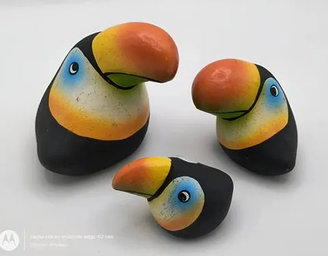 Familia De Tucanes Hechos De Barro/arcilla Vintage Colección Negro Naranja Amarillo Verde Azul Blanco