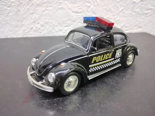 Volkswagen Beetle Policía Escala 1:32 Metalico 12cm Usado Negro — Coleccionables vintage