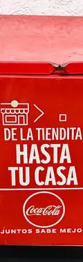 Coca Cola Caja Metálica Roja La Tiendita A Tu Casa Golpeada Coca Cola Caja Metálica Roja  De La Tiendita A Tu Casa  Con Detalle — Coleccionables vintage, años NOW (foto 9)