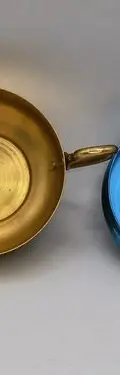 Mini Cacerola De Juguete Vintage De Aluminio Con Tapa 7cm Dorado Oscuro — Coleccionables vintage (foto 3)