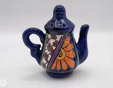 Salero Cerámica De Talavera En Forma De Tetera Con Flores Azul Y Colores