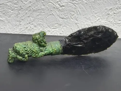 Daga Ceremonial Obsidiana/malaquita Guerrero Aguila Artesnal — Decoración vintage, años NOW