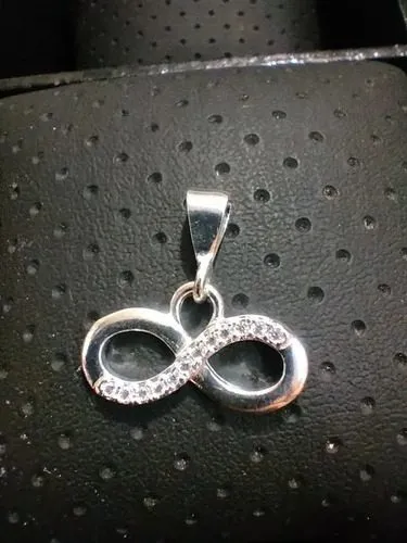 Dije Infinito Con Zirconias En Plata Fina .925 Plateado