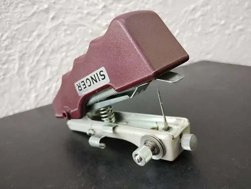 Mini Maquina De Coser Singer Funcionando Usada Original Marrón — Coleccionables vintage, años 50s