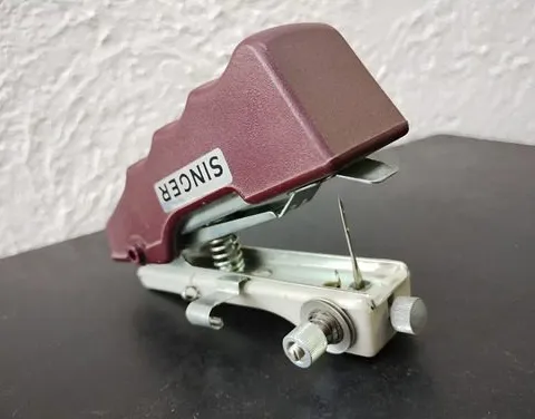 Mini Maquina De Coser Singer Funcionando Usada Original Marrón