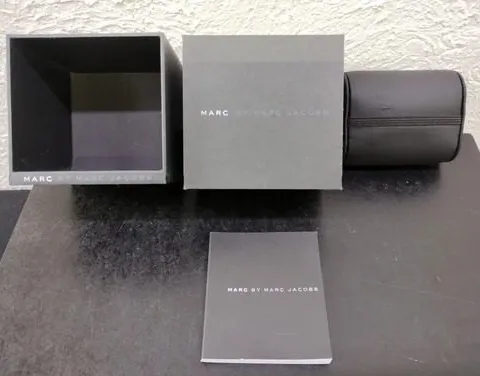 Caja/estuche De Reloj Marc Jacobs Usado Original Negro