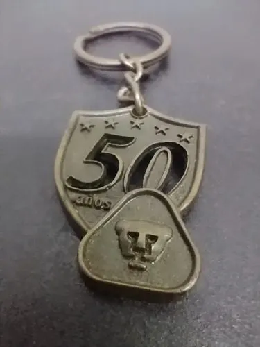 Llavero Metálico Pumas 50 Aniversario Original Usado Oro Antiguo