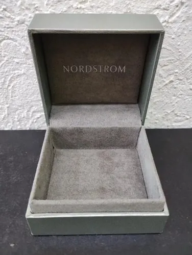 Estuche/caja Para Reloj O Joyería Nordstrom Usado Original Plateado