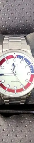 Reloj Q&q Análogo Mod.q50b-001py Acero Inox Hombre Original Plateado Plateado Blanco — Coleccionables vintage (foto 3)